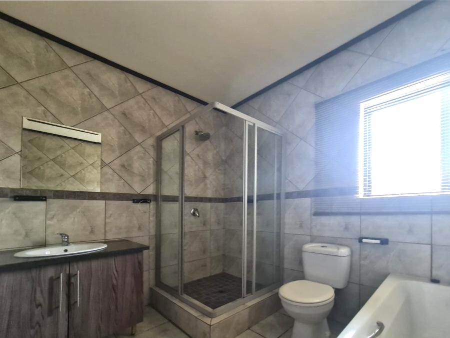 To Let 4 Bedroom Property for Rent in Xanadu Eco Park North West